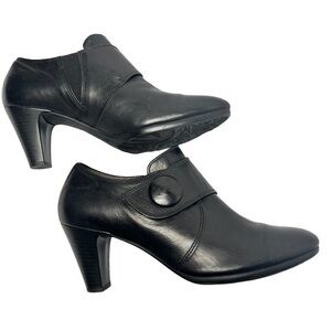GABOR Enola Black Leather Button Detail Ankle Boot Shoes Women's Size 5.5